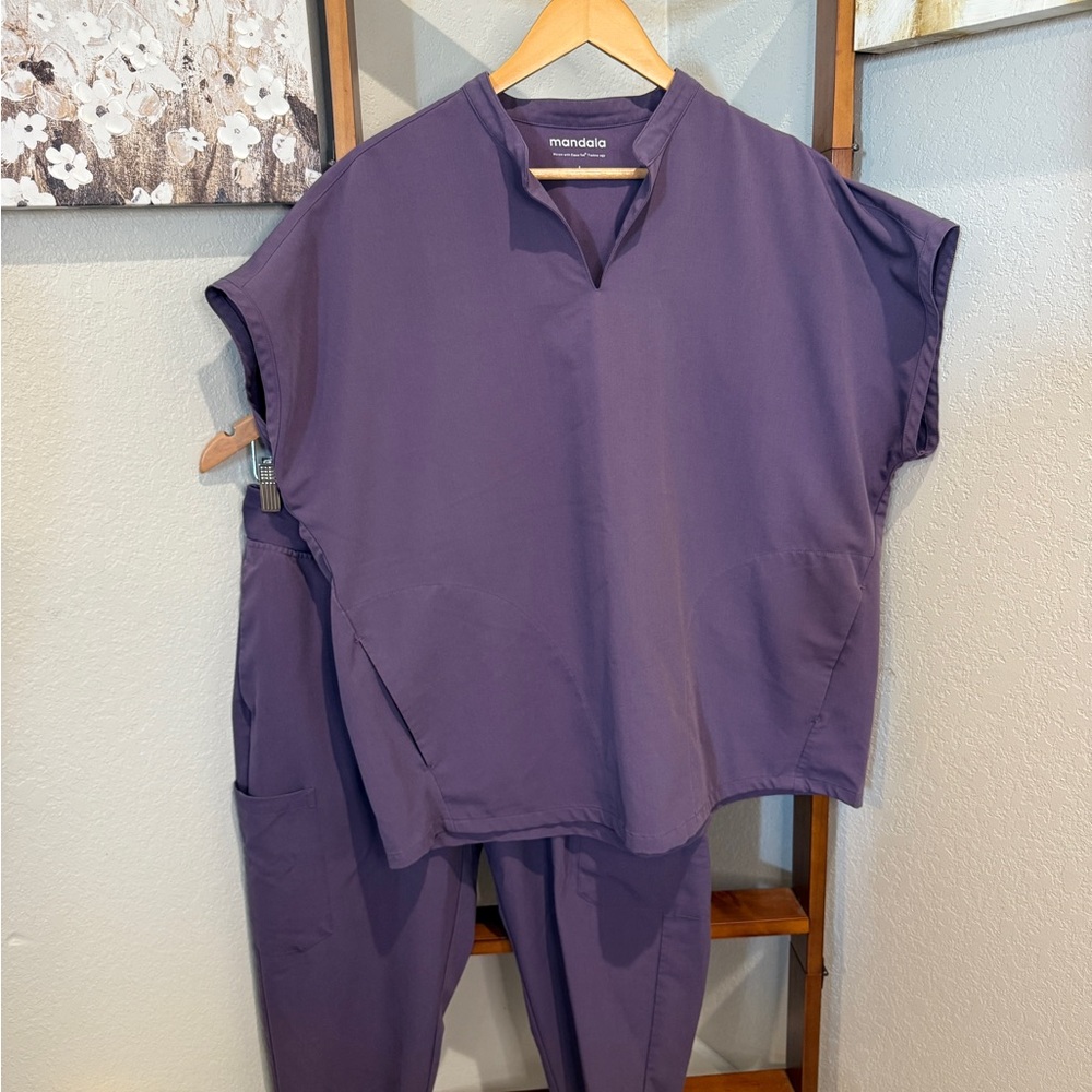 Dewberry Scrub Set L/LP by Mandala